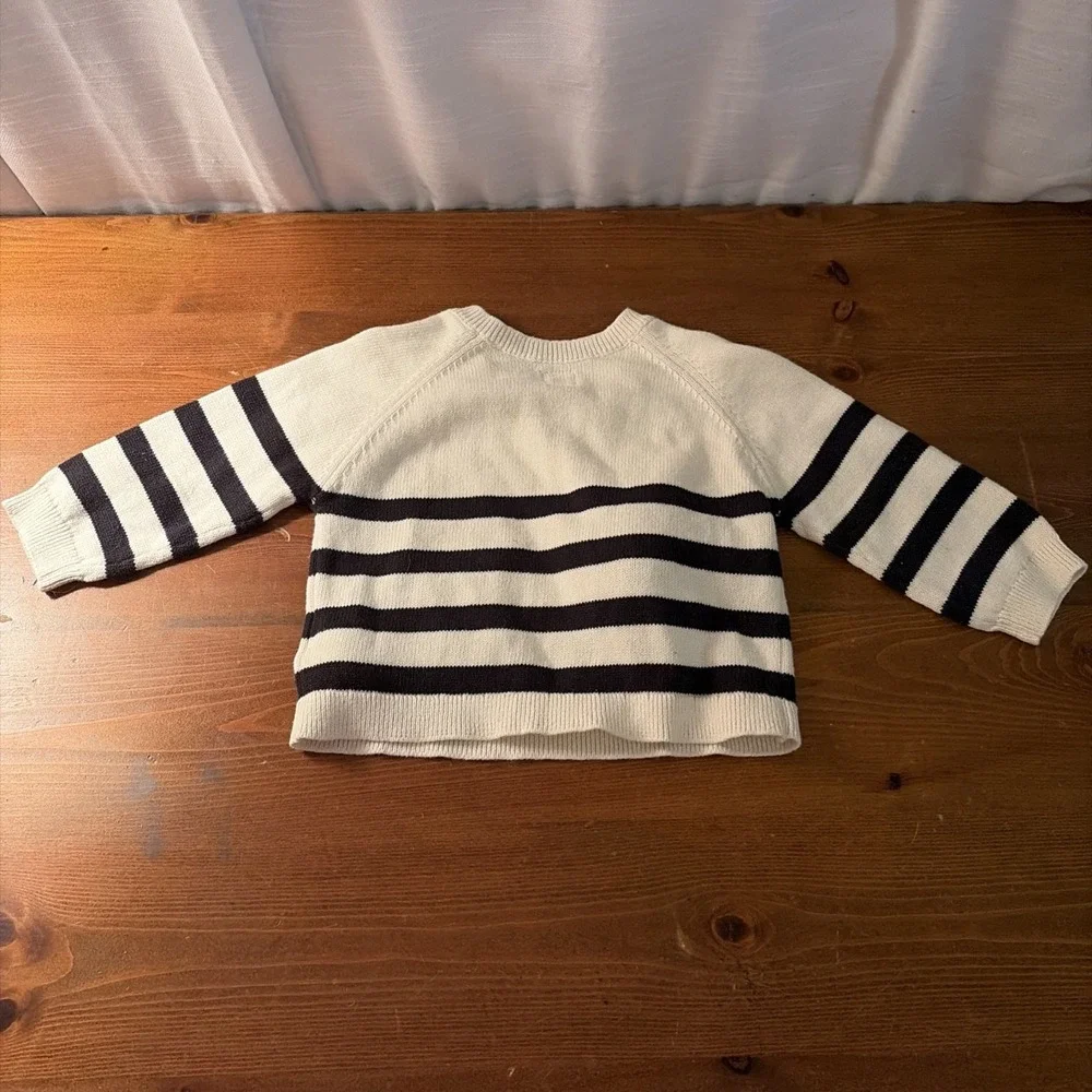 BABY GAP BEIGE BEAR‎ POCKET SWEATER SIZE 6-12 Months